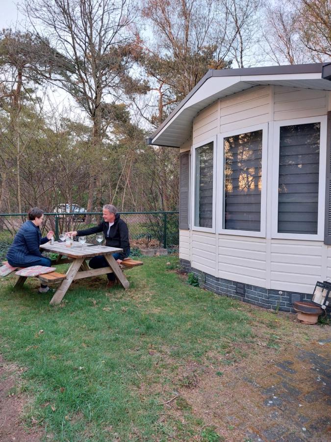 Ruim En Gezellig Chalet Voor 2 Personen Op De Veluwe Recreatiepark De Oude Driest بوتِنْ المظهر الخارجي الصورة